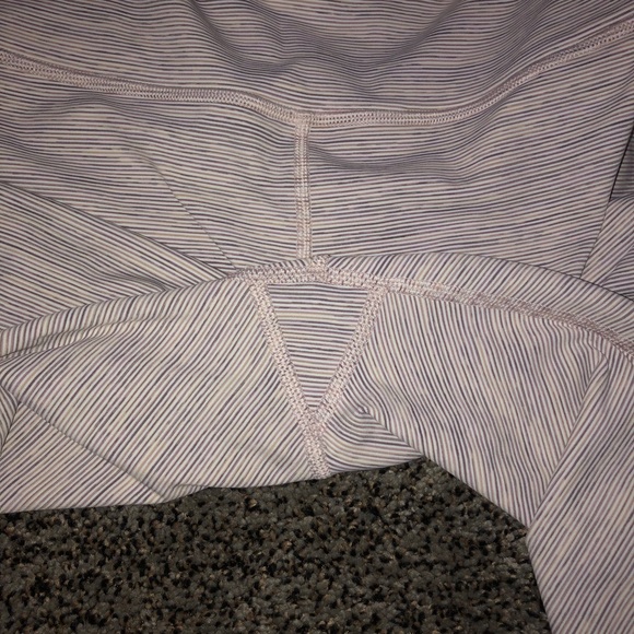 Lululemon Wunder Unders- New condition - Picture 7 of 8